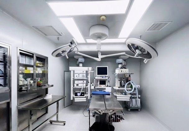 PillarVet Smart ICU Cage -- SUS304 stainless steel with digital climate control